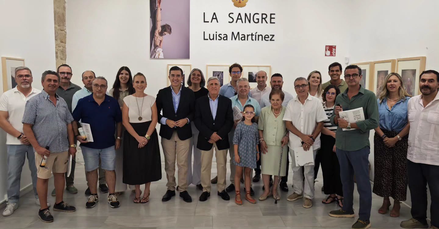 La Sala Gaspar Becerra de Baeza acoge la exposicion del XI concurso de fotografia cofrade Luisa Martinez Martinez